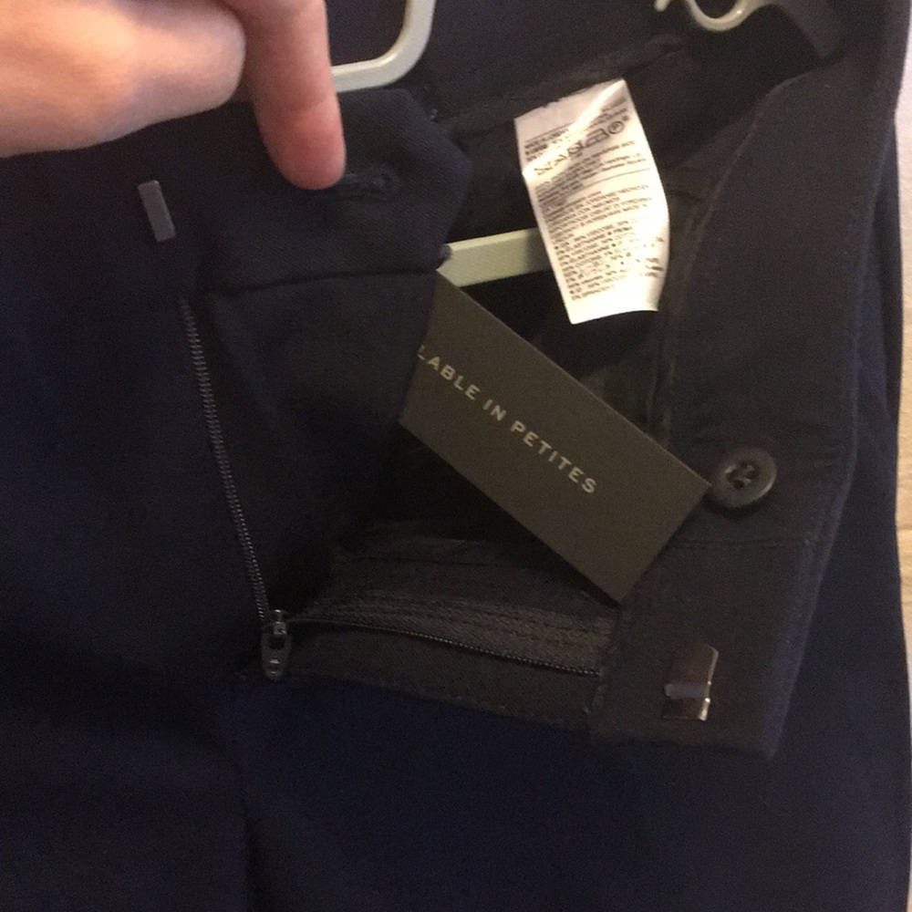 Size 2 must see NWT banana republic navy pants - Picture 7 of 7